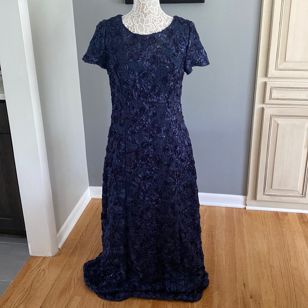 Alex Evenings Size 14 beautiful evening gown